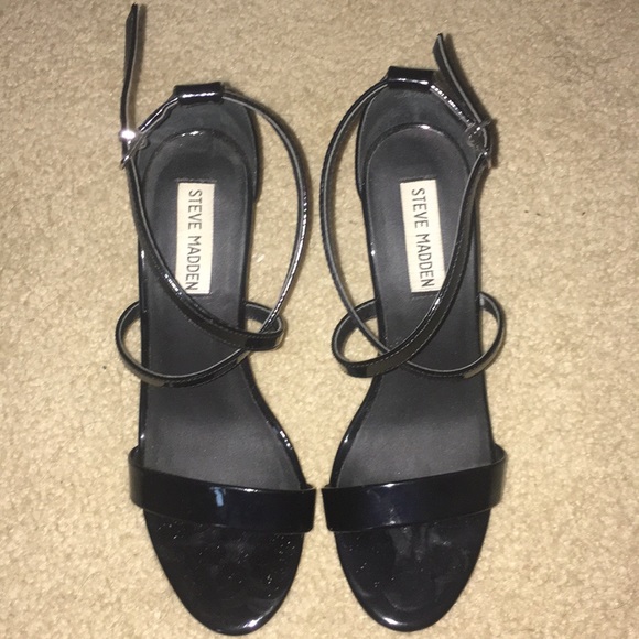 Steve Madden Shoes - Black stappy heels